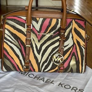 $285 MICHAEL KORS Animal Handbag Purse !!!